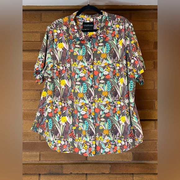 Wildfang Essential Button Up Multicolor Floral - Picture 2 of 8